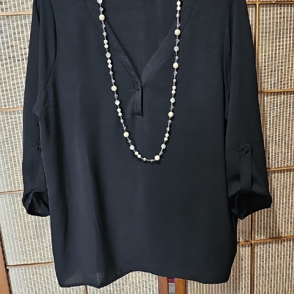 Elegant Black 3/4 Sleeve Relaxed Blouse. Unused Without Tags.